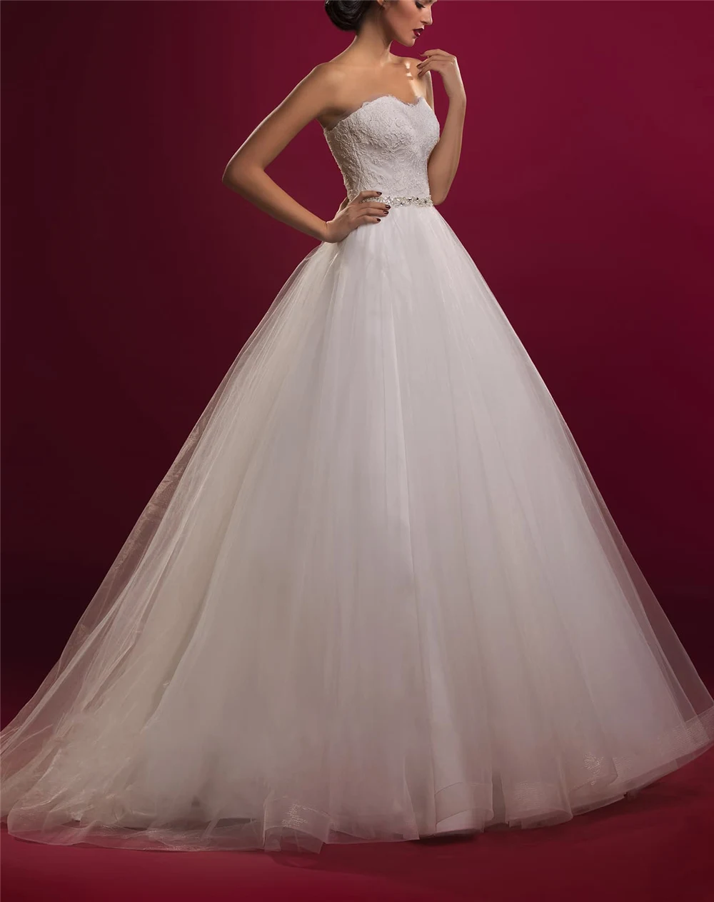 

Romantic White Sweetheart Neckline Ball Gown Wedding Gowns Empire Beading Sash Ball Gown Court Train Vestidos De Noiva