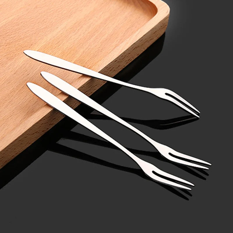 13-5x1-2cm-10-Pieces-Stainless-Steel-West-Tableware-Fruit-Fork-Sign-Small-Fork-Cake-Dessert(4)