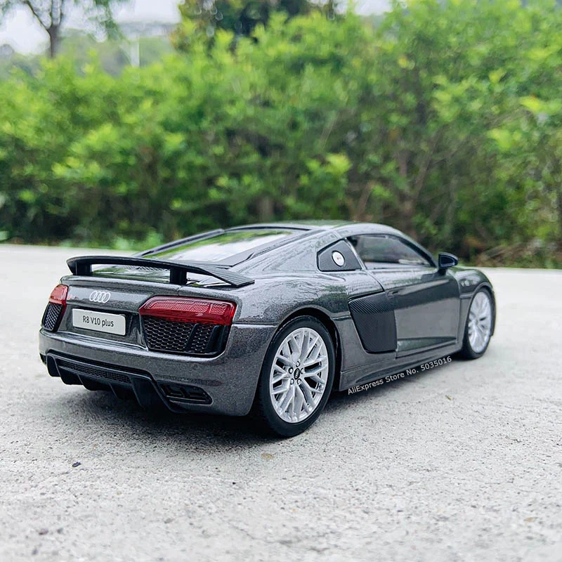 マイスト　Maisto Audi R8 V10 Plus アウディ Amazon.com: Maisto – Audi R8 V10 Plus Silver – (36213s