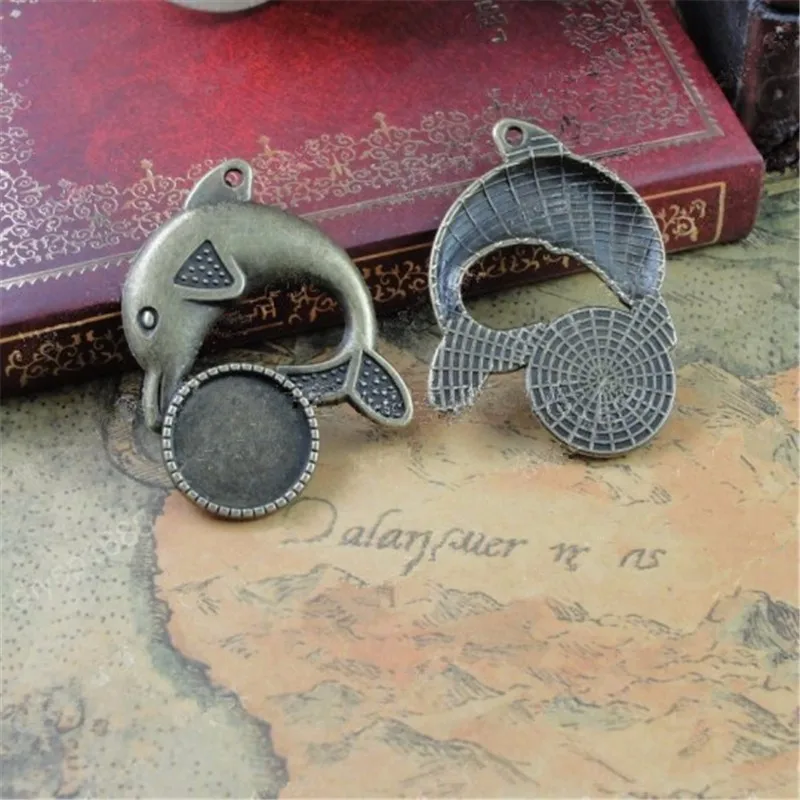 

30pcs/lot Vintage Dolphin Shaped Cabochon Base Settings 16mm Inner Size Animal Pendant Jewelry Findings