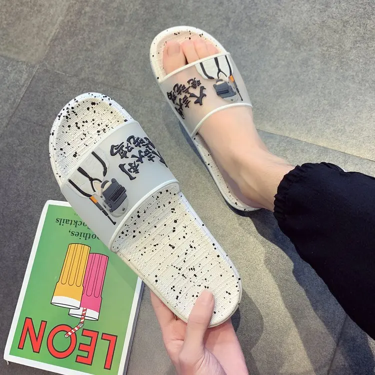 

2020 New Slippers Women Pu Non-slip Wear-resistant Beach Slippers Leisure Flat Heel Women's Summer Shoes Size 36-45
