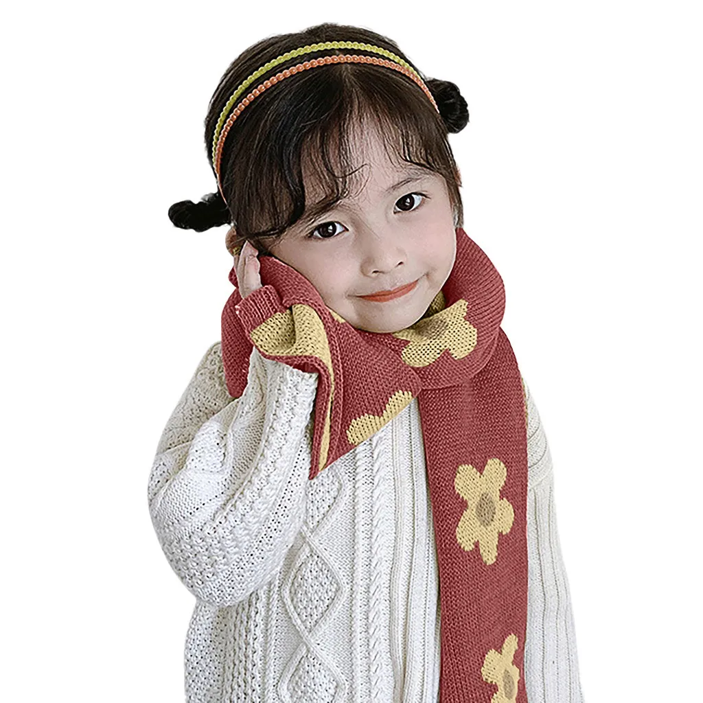 Манишка для мальчика pelican. Шапка с шарфиком для малышей. Шарф для детей девочек. Хомут на шею детский. Шарф-воротник детский.