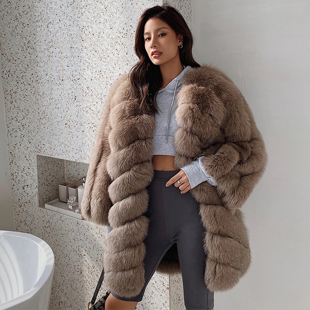 Рисунок 2 - Женская зимняя модная зимняя куртка