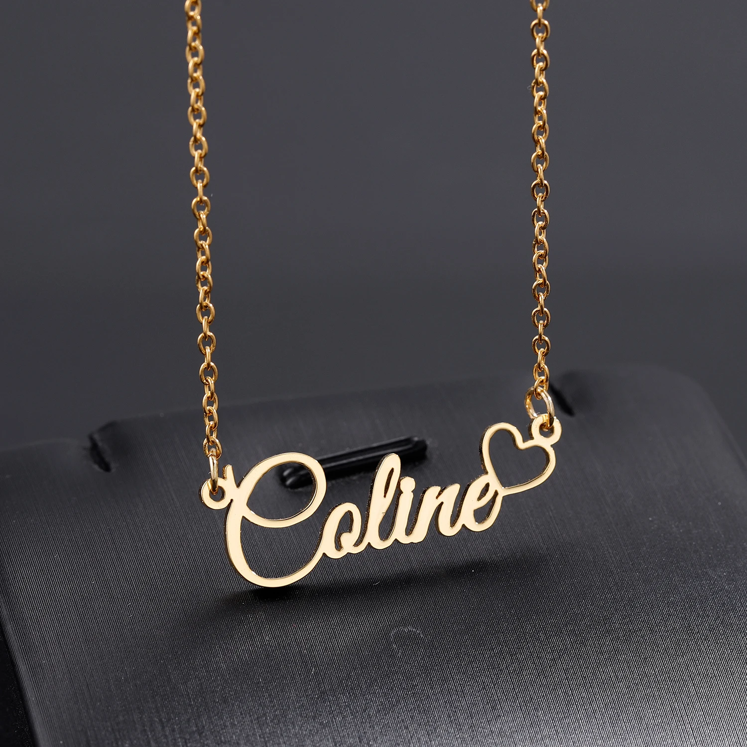 MYEARS Collar con nombre personalizado para mujer, colgante de disco de  moneda de 0.669 in, grabado en oro de 14 quilates, cadena delicada, joyería