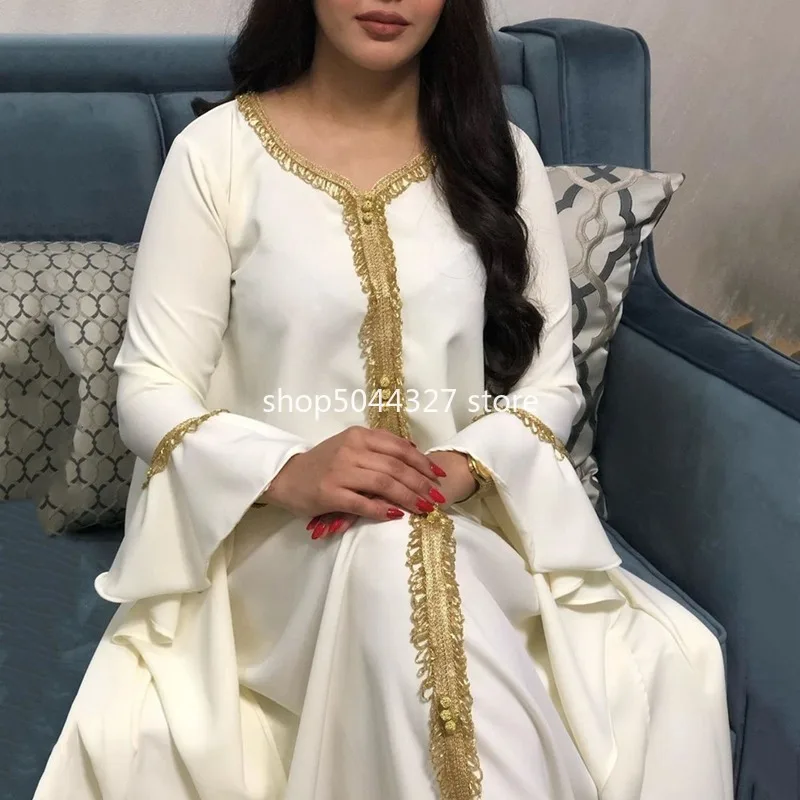 Arabic High Collar Pageant Dress For Mother And Daughter With Cape White  Chiffon, Gold Beaded Cape, Fitted, Long Perfect For Parties And Evening  Events M79 From Lilliantan, $123.82 | DHgate.Com
