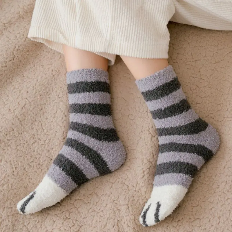 Женские зимние пушистые теплые носки-тапочки; милые чулочно-носочные изделия с принтом в виде кошачьих лап