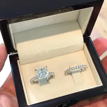 

Visisap Classic Shiny Luxury Full Zircon Propose Couple Rings Simple Fine High Quality Ring for Man Size 5 To 11 Promotion H130
