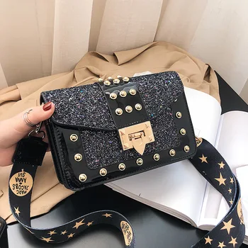 

Luxury women's bag 2019 winter new style rivet patent leather shiny shoulder messenger bag Korean lock sequins small square bag