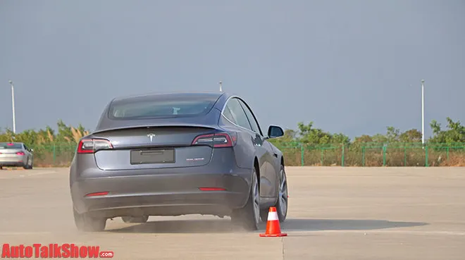 Tesla Model 3 performance version of the ultimate test6