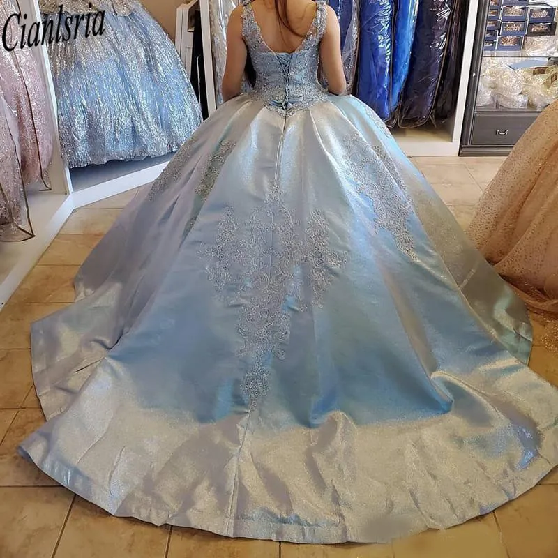 lace-beaded-vintage-sexy-quinceanera-prom-dresses-v-neck-ball-gown-satin-evening-party-sweet-16-dress (1)
