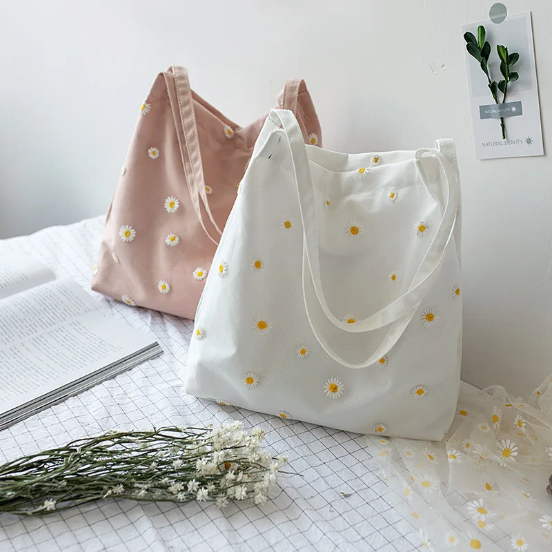2021 Small Canvas Bag Shopper Handbag Bag for Women Designer Embroidery Bag with Daisies Crochet Tote Bag Cute Mesh Shoulder Bag