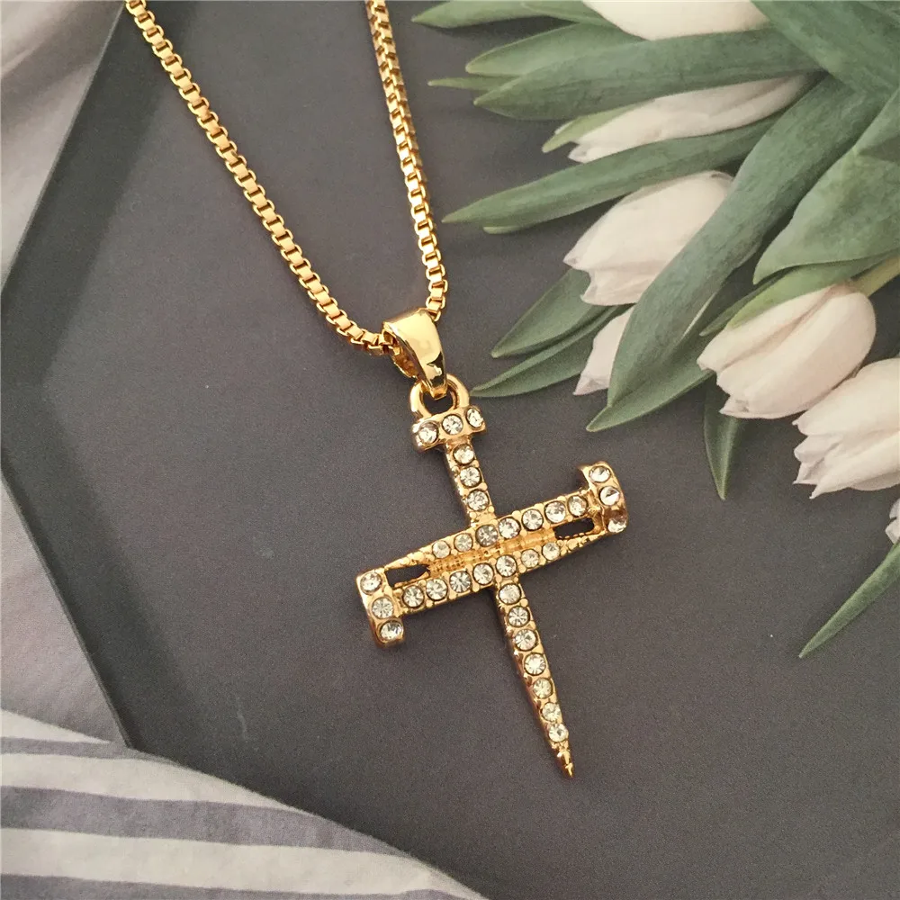 Cross Pendant Necklace 