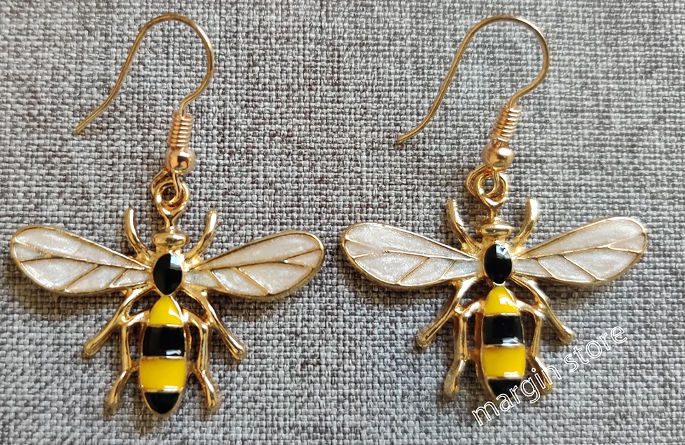 

2019 New Zinc Alloy Bee Style Earrings Jewelry