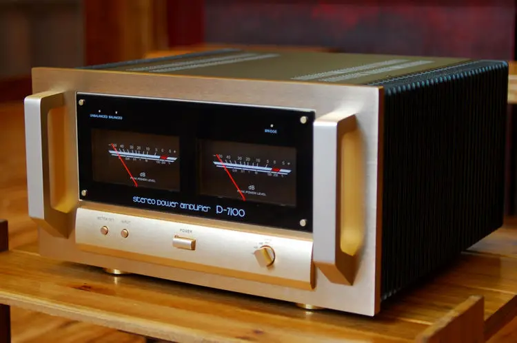 Усилитель мощности стерео P-7100 копия Accuphase каждый канал обеспечивает большую мощность до низкой нагрузки импедансов 1 Ом