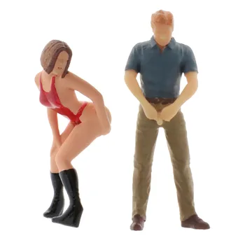 

2Pcs Miniature Tiny Figure Model Playset Street Scene Layouts 1/64 S Gauge