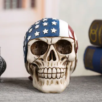

Funny Halloween Cool Flag Headscarf Skull Head Creative Tricky Skull Figure Resin Craft Collect Horror Decoration Gag gifts toy