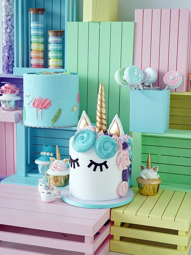 Simulation unicorn cake Baking shop window display birthday present Baking shop window Flower shop window display