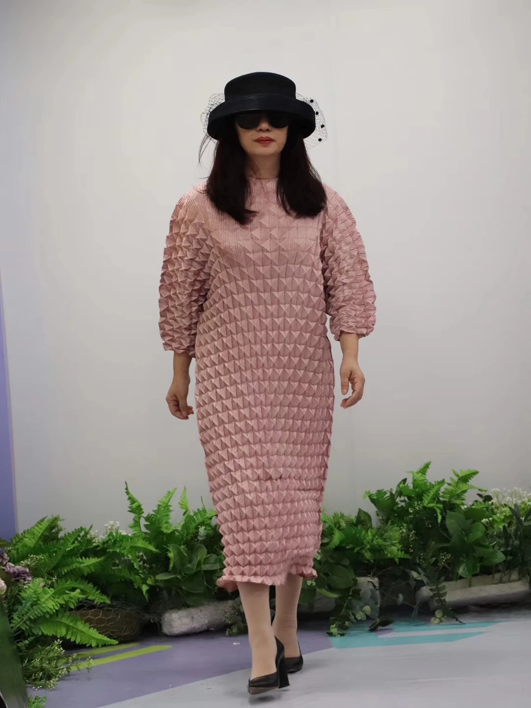 Горячая Miyake складное платье однотонное tтри четверти o-образным вырезом складное модное трехмерное плиссированное платье