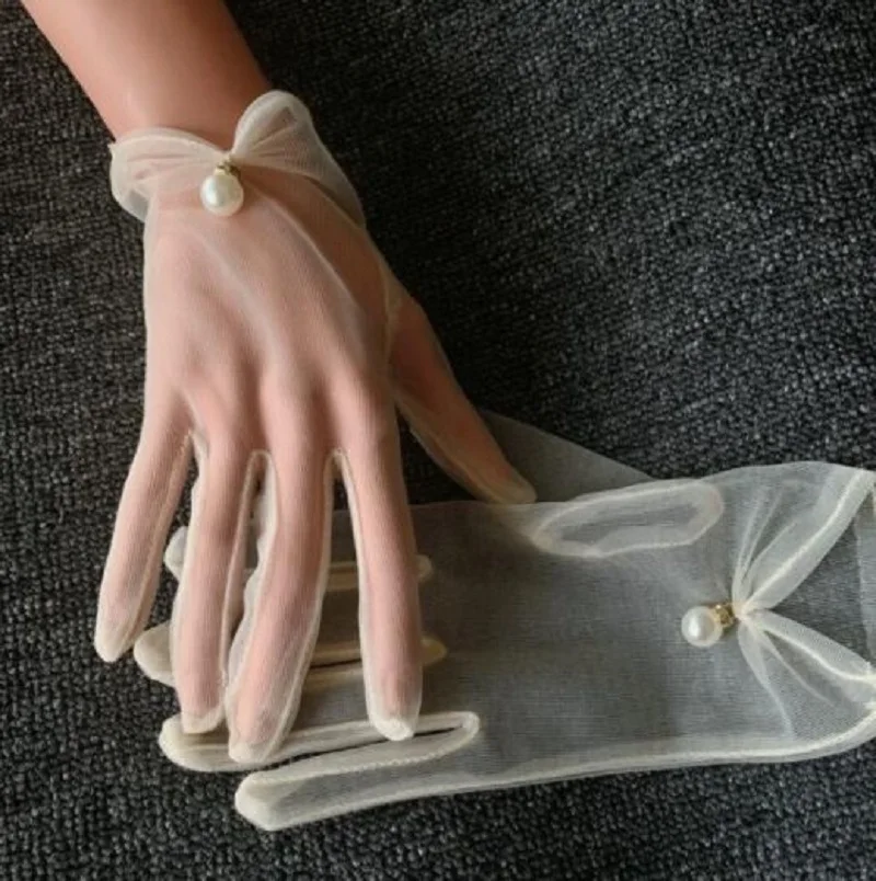 

Women's Sexy Transparent Elegant Pearl Beaded White Mesh Gloves Female Sunscreen Vintage Short Lace Driving Gloves