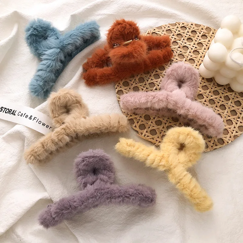 

Autumn winter plush Hair Claws korean Hairpins hair accessories for women Big Grip Clip Horsetail Clip pink Bathing catch clip