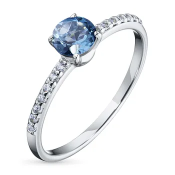 

A ring of silver with topaz and cubic zirconia e0609kts04200047
