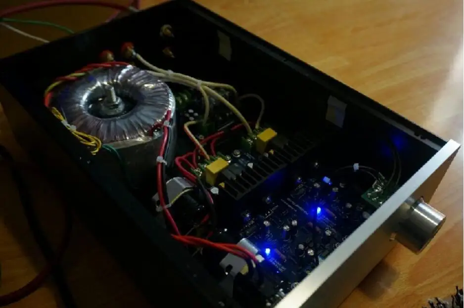 

L15D-PRO 150 Вт * 2 hifi Класс D цифровой усилитель мощности с релейной защитой
