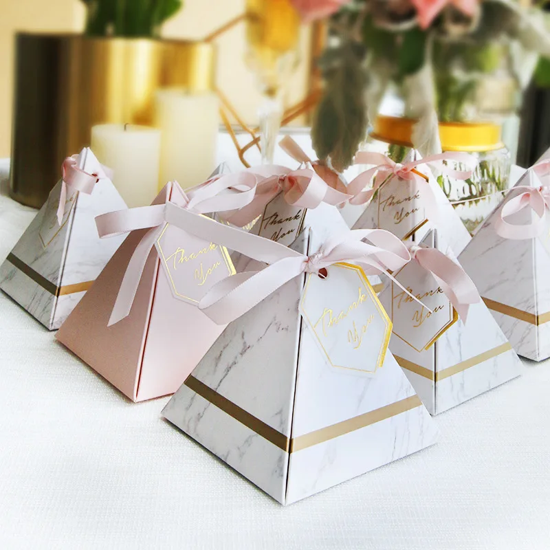 

Europe Triangular Style Candy Box with THANKS Card & Ribbon Paper Gift Boxes Wedding Favors Party Supplies Chocolate Box