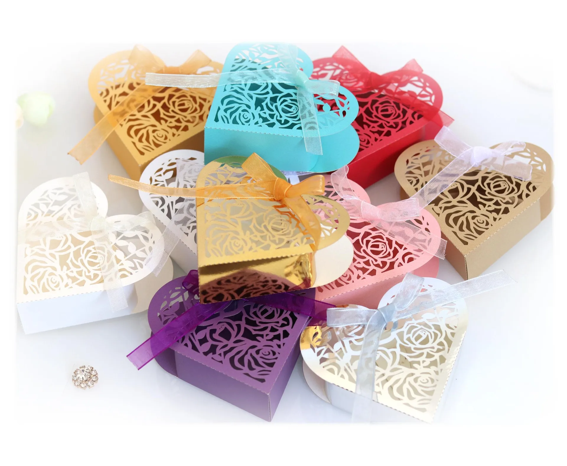 50-200pcs  Heart-shaped Window Wedding Party Favor Gift Box Folding Candy Bags 