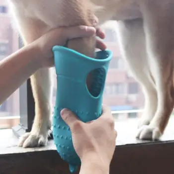 

Portable Dog Cat Dirty Paw Cleaner Cup Pet Puppy Dog Soft Feet Washer Bucket for Pet Dog Foot Paw Washing Cup Massage Brush