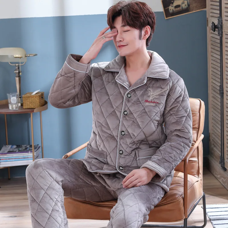 

Pajamas Men's Winter Three Layer Thick Crystal Velvet Clip Cotton-padded Jacket plus Velvet Flannel Men Homewear Set 7002