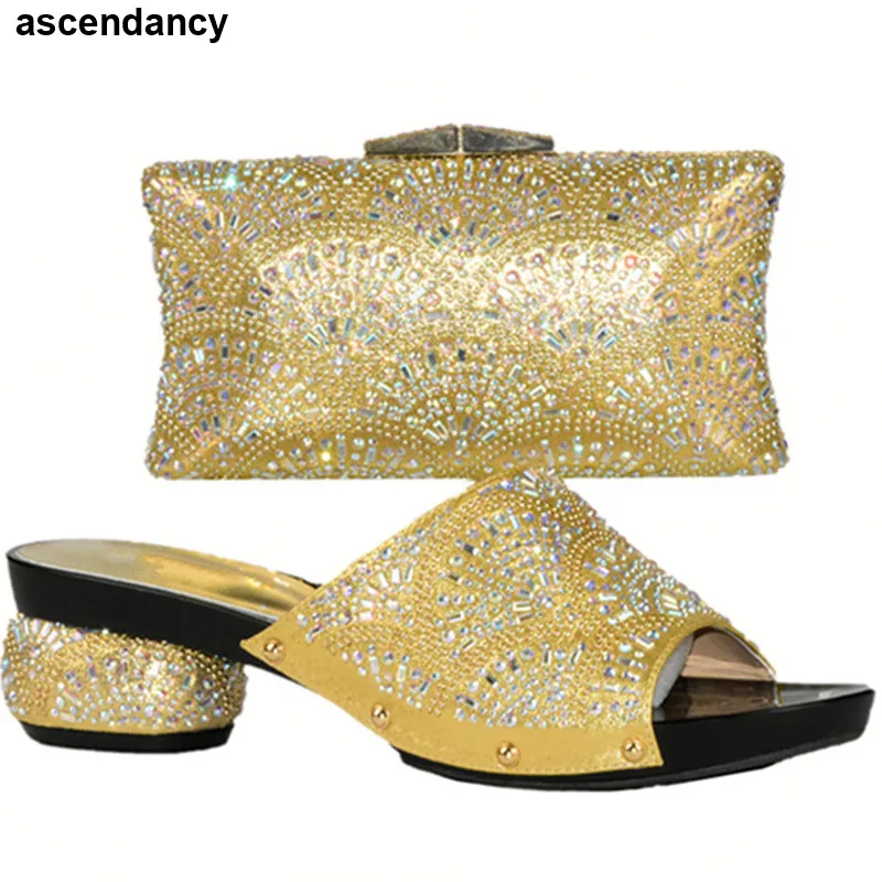 Новейший итальянский комплект из туфель и сумочки золотистого цвета для женщин; Свадебный комплект из обуви и сумки в нигерийском стиле; стразы