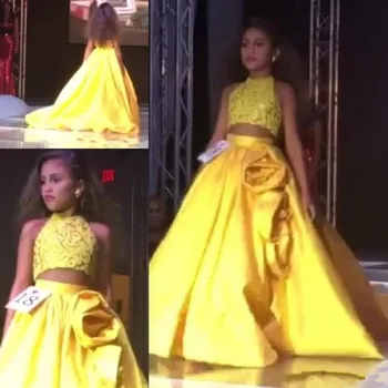 

2020 Sparkly Two Pieces Girls Pageant Dresses Halter Neck Sequins Crop Top Yellow Flower Girls Kids Formal Gowns Handmade Flower