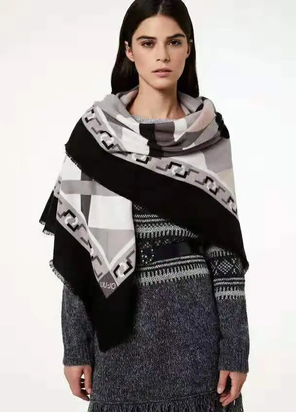24 Regalos de la serie de bufanda de primavera, otouno e Invierno de Sauce de moda italiana en - Цвет: 24