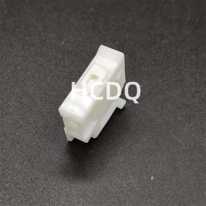 The original 90980-10935 automobile connector shell and connector are supplied from stock