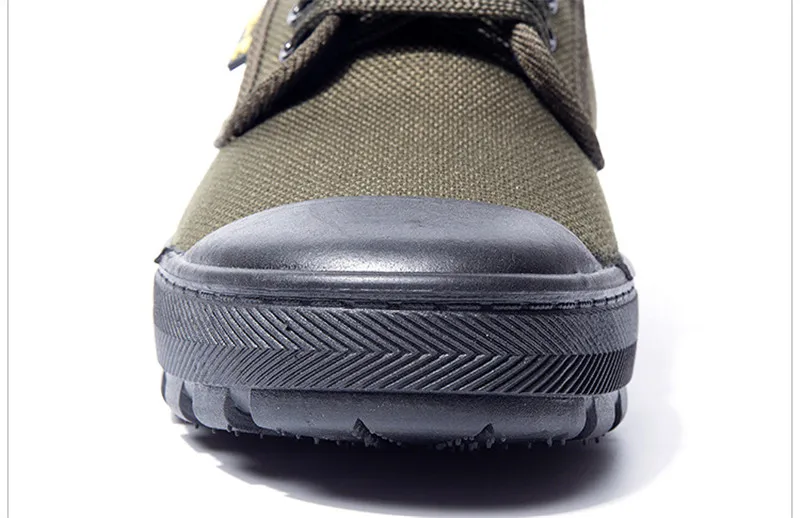 10161483807_1832960868