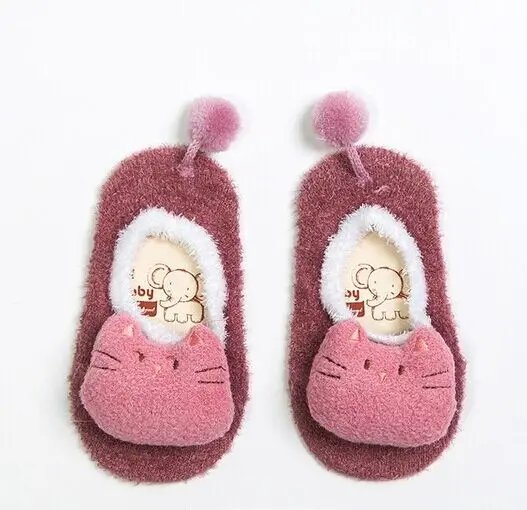 Милые Нескользящие носки для маленьких девочек и мальчиков; тапочки для новорожденного с героями мультфильмов; обувь для детей 0-5 лет - Цвет: Розовый