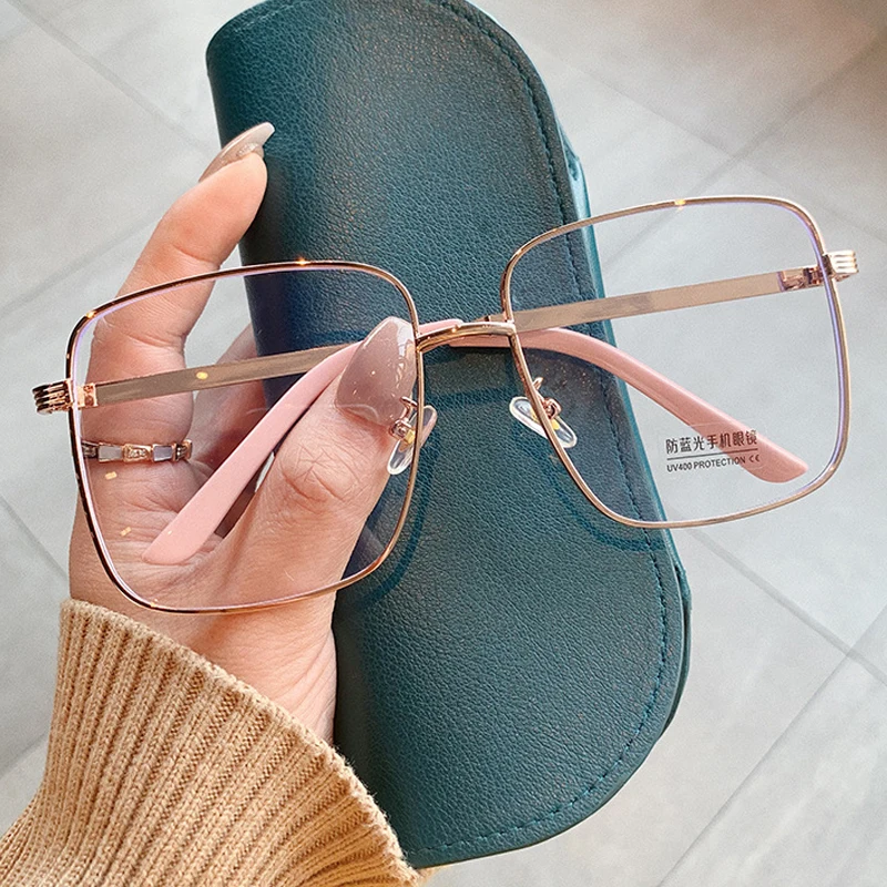2022 New Fashion Rose Gold Square Anti-blue Light Glasses Frame For Women Vintage Alloy Oversized Computer Eyeglasses Black Blue |