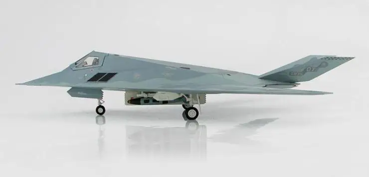 Мастера хобби Lockheed F-117A серый дракон 53 ВВС США холлофан 1/72 литья под давлением