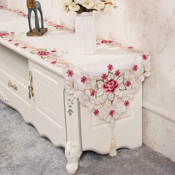 

Christmas Table Runner Mat Tablecloth Christmas Flag Home Party Decorative Santa Claus Tapestry Red Table Runners