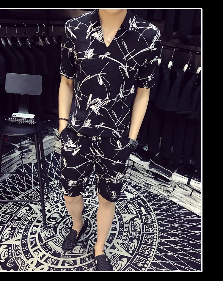 Zomer Mode Unieke Ontwerp Mannen набор Tweedelige Patroon Streep Mannen набор Wit Blacke Streep V Vorm Truioverhemd en Korte