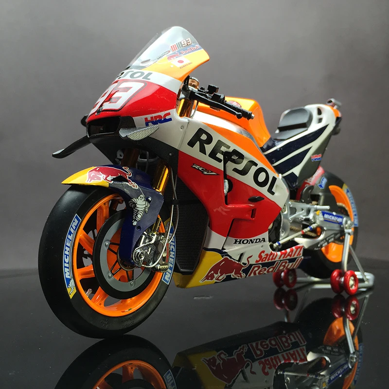 Rc213v racing motorcycle alloy ABS model adult children toys gifts home decoration series - Цвет: Армейский зеленый