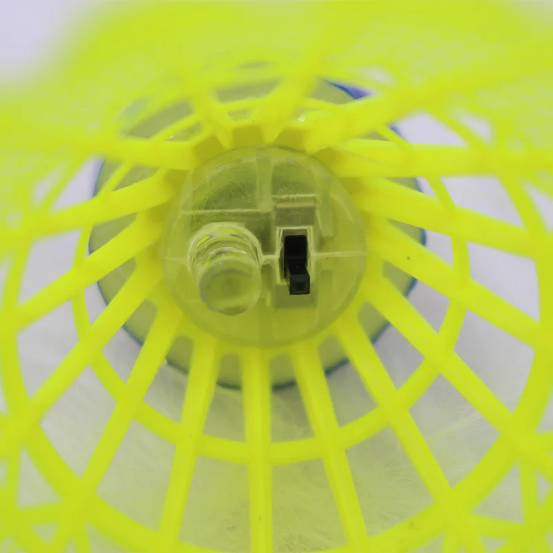 4pcs/set LED Nylon Badminton Table Fiber Ball Head Full Circle Style Plastic Badminton Red and Green Light for Outdoor Night Use badminton shuttlecock,badminton ball