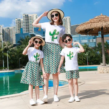 

2020 Mother Daughter son Matching Clothes Ladies Baby Girl love Dress Mommy and Me Dresses Family Clothes S-5XL