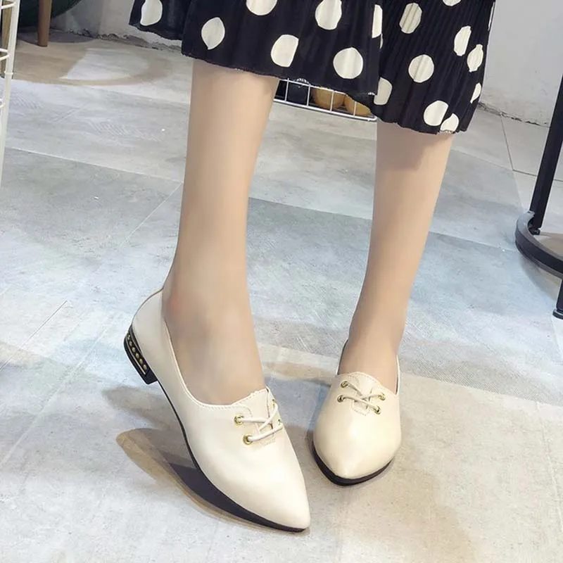 Scarpe donna/туфли из искусственной кожи на плоской подошве; Повседневные слипоны на плоской подошве; Лоферы для студентов; женская обувь; удобная обувь на мягкой плоской подошве с острым носком; женская обувь