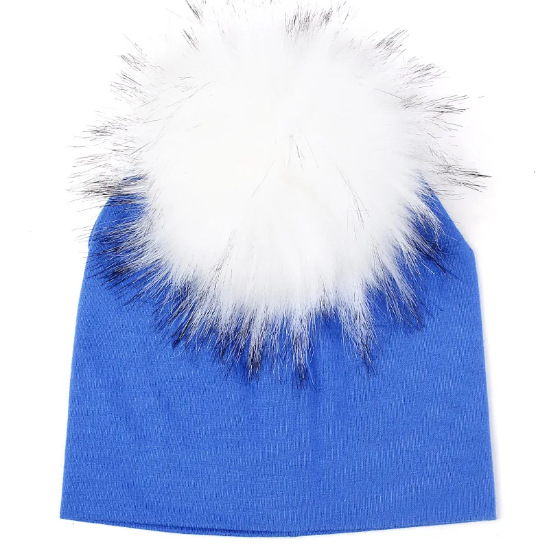 Шапка-бини для детей с помпоном из искусственного меха однотонная теплая