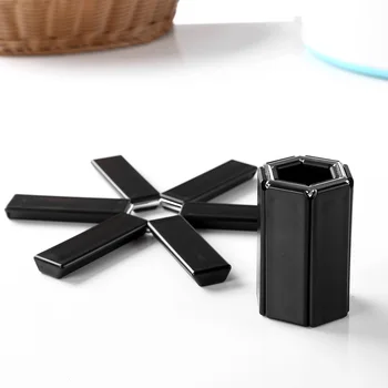 

2pcs Foldable Anti-Hot Insulation Pad Coaster Cushion Placemat Non-Slip Heat Resistant Mat Holder Kitchen Accessories Pot Holder