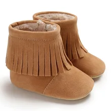 Милые детские ботинки с бахромой и мехом внутри; мокасины для маленьких девочек; теплые ботиночки для маленьких детей; обувь с мягкой подошвой