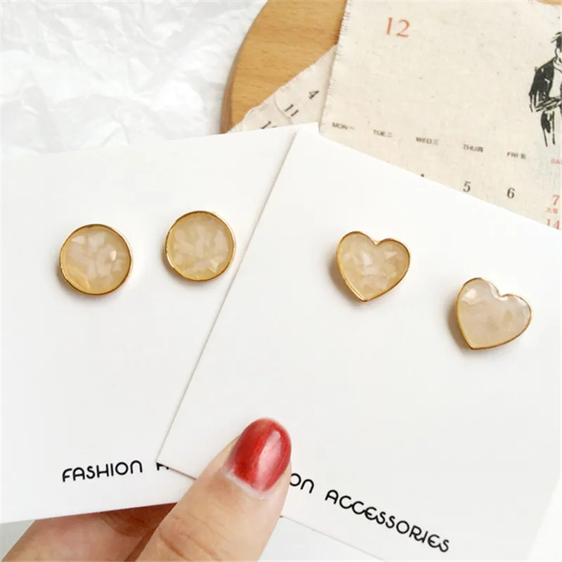 

Fashion heart round square stud earrings Creative joker geometry resin small stud earrings classic women stud earrings jewelry