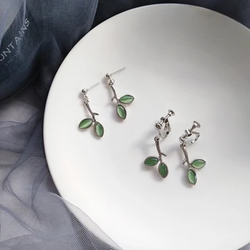 

Korean Simple Small Fresh Green Stone Leaf Shape Ear Clip Earrings Temperament Green Crystal Leaf Clip Earrings Without Piercing