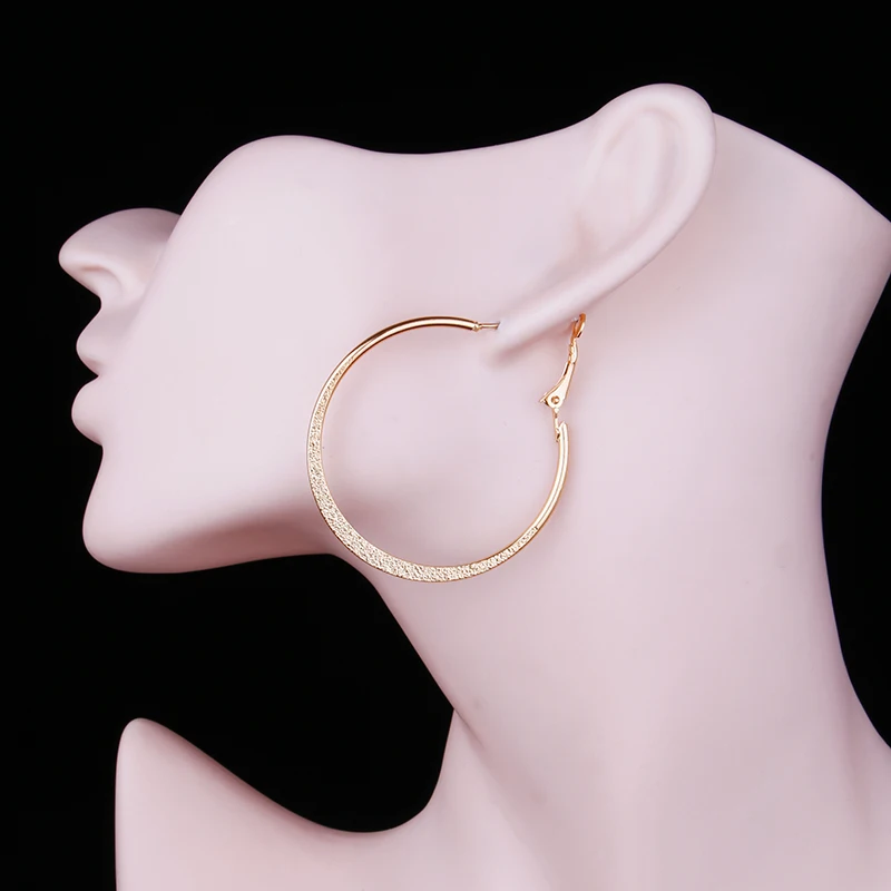 Hoop earring (4)